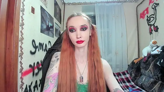 Snapshot of Roxy_Silver chatting on February 2025 01:00:01 AM Roxy Silver online show from February 2025 01:00:01 AM