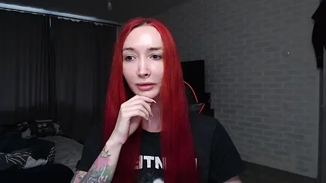 Snapshot of Roxy_Silver chatting on June 2026 10:20:01 AM Roxy Silver online show from June 2026 10:20:01 AM