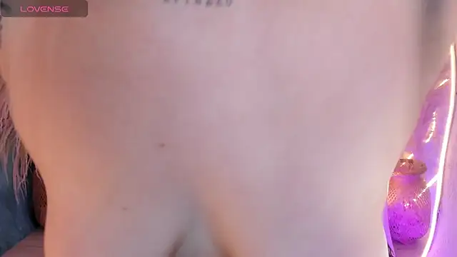 Snapshot of ViolettaHotLatin_ chatting on January 2025 12:37:01 PM ViolettaHotLatin online show from January 2025 12:37:01 PM