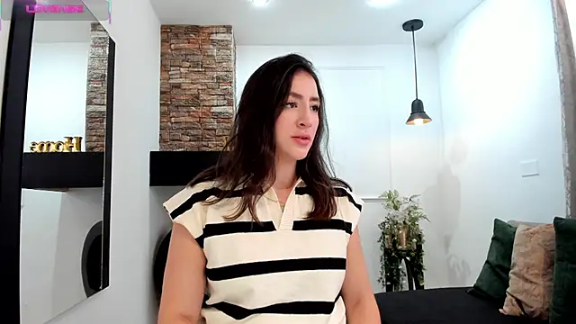  AlejaCruz  online show from September 2025 05:23:02 PM