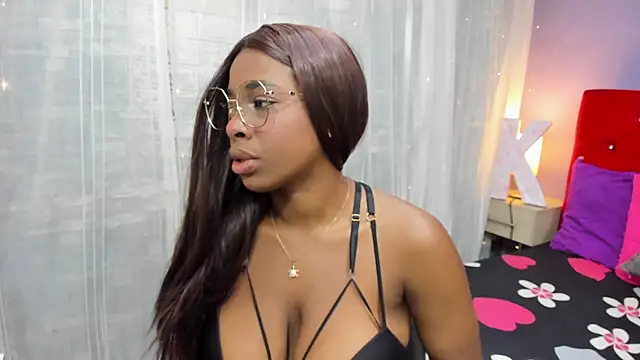 KatieGomez online show from April 2026 07:33:01 PM