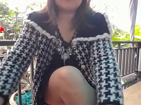 Snapshot of Nanaly_Sweet chatting on February 2025 01:04:02 AM Nanaly Sweet online show from February 2025 01:04:02 AM