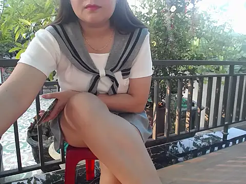 Snapshot of Nanaly_Sweet chatting on October 2025 11:38:01 PM Nanaly Sweet online show from October 2025 11:38:01 PM