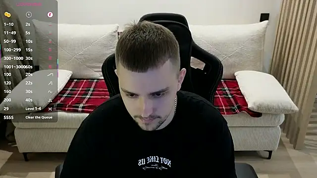 Larstar01 online show from February 2026 04:43:01 PM