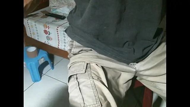 Snapshot of triangle0623 chatting on July 2026 12:48:02 PM triangle0623 online show from July 2026 12:48:02 PM