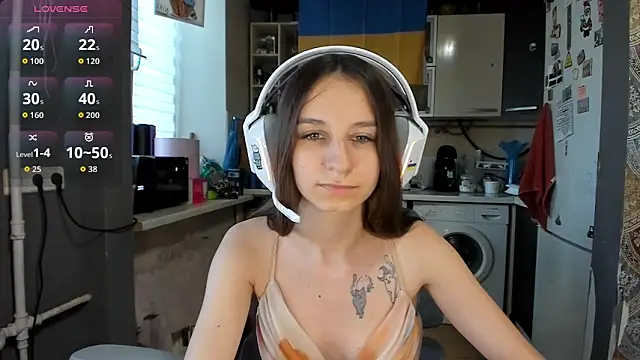 Snapshot of _Nika_Kik chatting on May 2026 03:17:01 PM Nika Kik online show from May 2026 03:17:01 PM