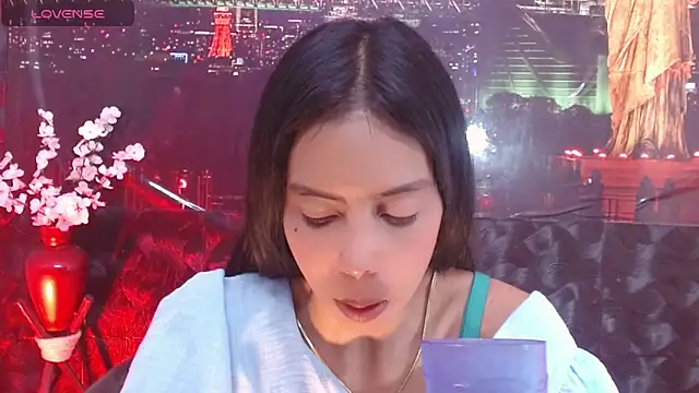 Snapshot of Catalella_Ar chatting on June 2026 03:23:02 AM Catalella Ar online show from June 2026 03:23:02 AM