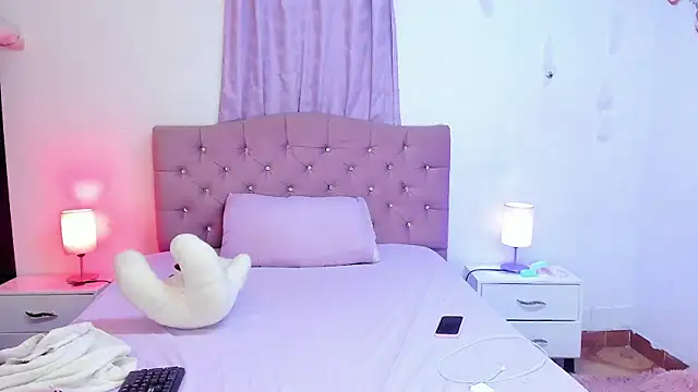 Latinabombsheell online show from November 2025 07:19:02 AM