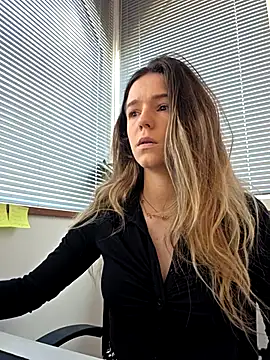 lucie mehott online show from February 2026 10:46:01 AM