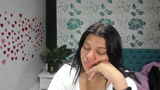 Snapshot of LindaBreeS chatting on March 2025 03:07:01 PM LindaBreeS online show from March 2025 03:07:01 PM