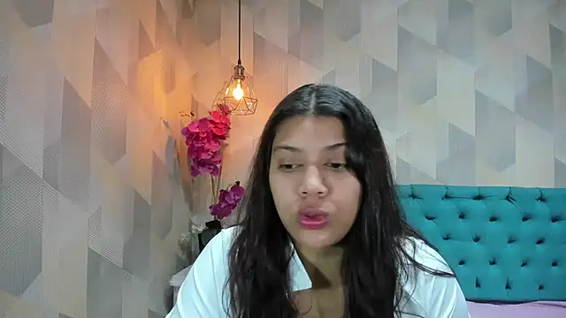 LindaBreeS online show from June 2026 01:47:01 PM