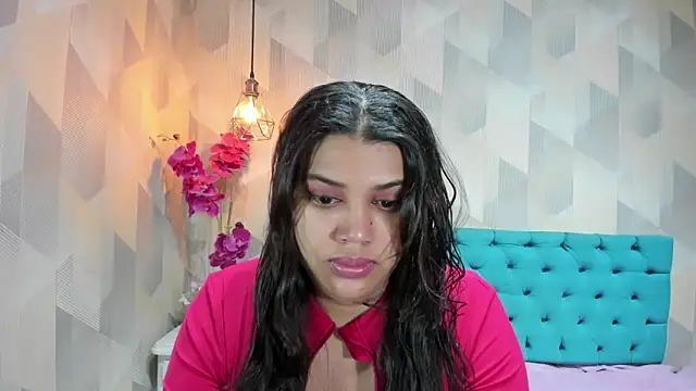 LindaBreeS online show from June 2026 01:37:02 PM