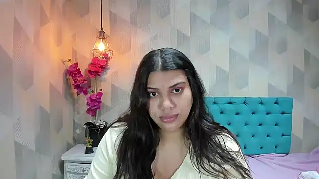 LindaBreeS online show from June 2026 01:15:01 PM
