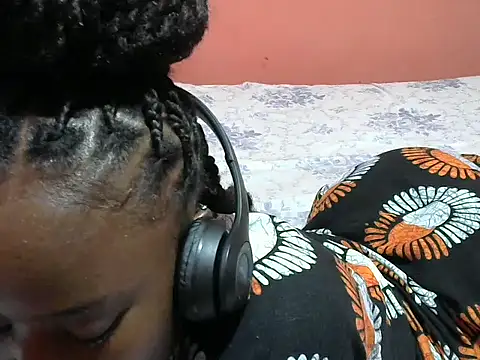 Qurate01 online show from October 2025 05:33:02 PM