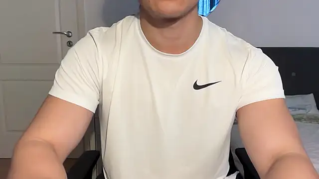 jungcock3210 online show from November 2025 10:57:02 AM