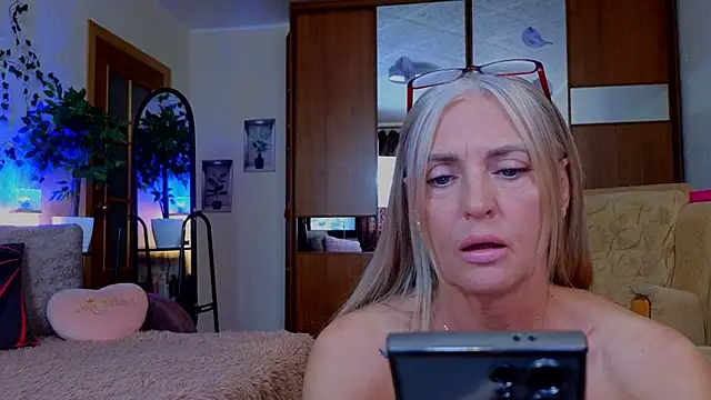 Snapshot of amelia_blondy chatting on May 2026 02:44:01 PM amelia blondy online show from May 2026 02:44:01 PM