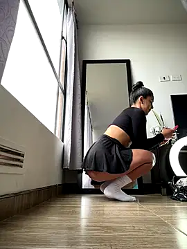 Nikothyna online show from September 2025 04:40:01 PM