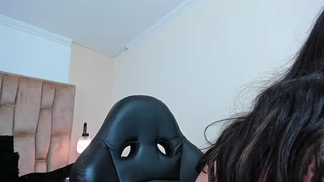 Naughty Kittenm online show from March 2025 02:40:01 PM