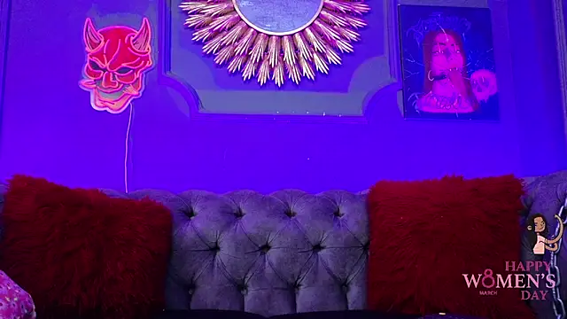 Julieta Russell online show from March 2025 01:03:01 PM