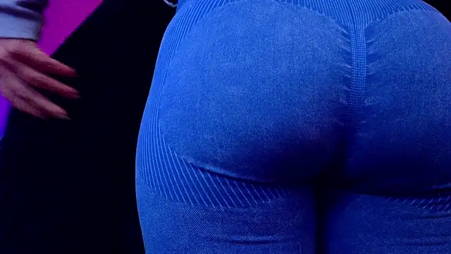 Julieta Russell online show from September 2025 12:19:01 PM