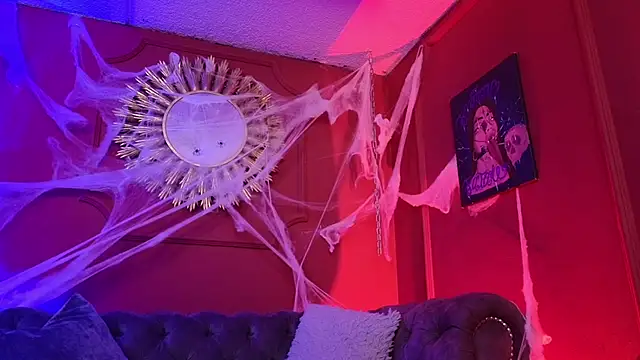 Julieta Russell online show from October 2025 11:21:02 AM