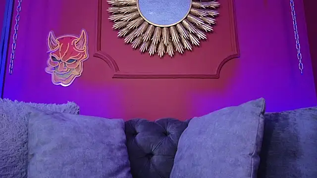 Julieta Russell online show from November 2025 11:43:02 AM