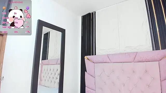 Snapshot of laurem-paulette chatting on December 2024 07:16:02 PM laurem-paulette online show from December 2024 07:16:02 PM