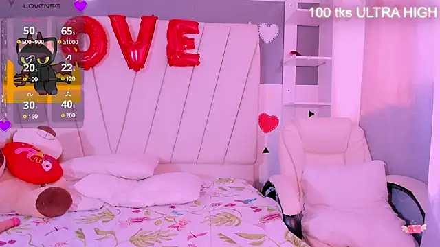 Snapshot of laurem-paulette chatting on March 2025 03:02:01 PM laurem-paulette online show from March 2025 03:02:01 PM