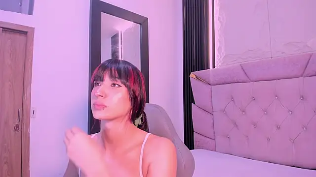 Snapshot of laurem-paulette chatting on September 2025 07:19:02 PM laurem-paulette online show from September 2025 07:19:02 PM