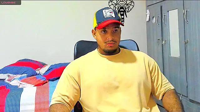 Big furry bear13 online show from December 2024 05:12:02 AM