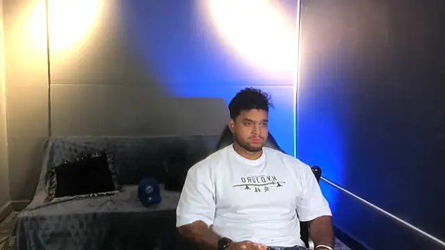 Big furry bear13 online show from December 2025 05:34:02 AM