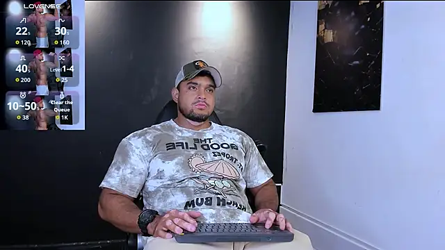 Big furry bear13 online show from April 2026 06:00:02 AM