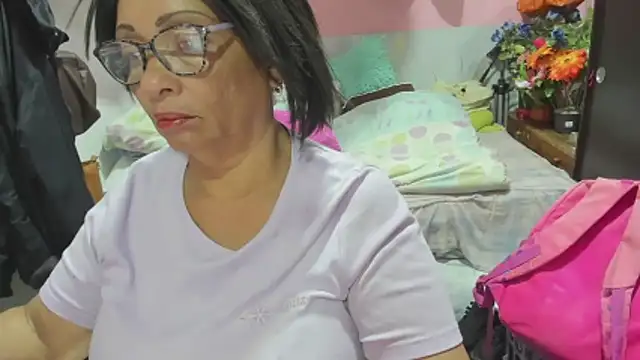 Snapshot of Mrs_mommy_ chatting on June 2026 10:12:02 PM Mrs mommy online show from June 2026 10:12:02 PM