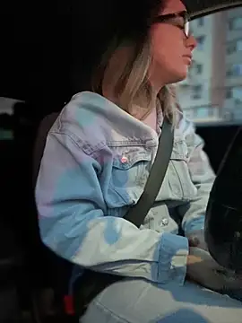 HotXMom online show from March 2025 04:17:02 AM