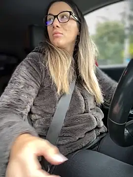 HotXMom online show from October 2025 05:49:01 AM