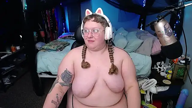 FatVeronica online show from February 2025 01:30:01 PM