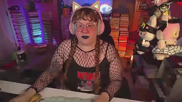 Snapshot of FatVeronica chatting on July 2026 05:08:01 PM FatVeronica online show from July 2026 05:08:01 PM