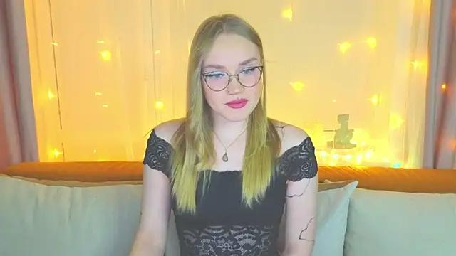 Aurora Golden1 online show from January 2025 03:44:01 PM