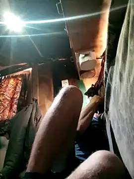 hothippie420 online show from November 2025 05:30:01 PM