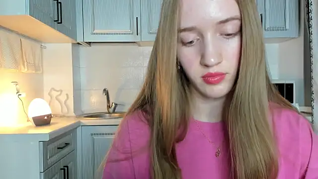 leslie my lovee online show from October 2025 07:03:02 PM