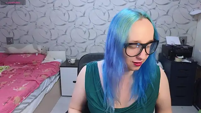 Snapshot of TheTrixy chatting on May 2026 07:26:02 AM TheTrixy online show from May 2026 07:26:02 AM
