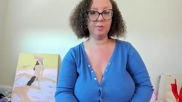 Snapshot of Paisleehaze chatting on September 2025 04:01:02 PM Paisleehaze online show from September 2025 04:01:02 PM