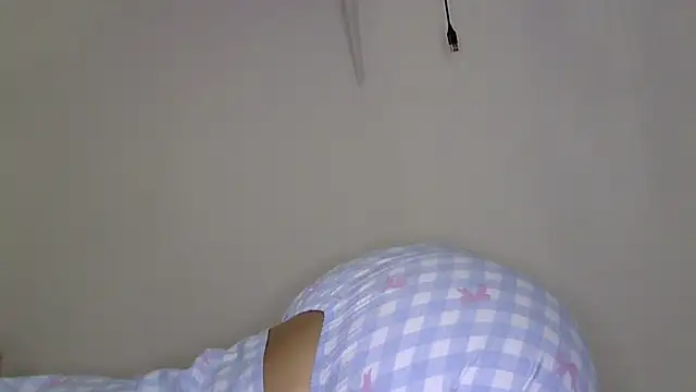 Snapshot of Paisleehaze chatting on October 2025 11:50:01 PM Paisleehaze online show from October 2025 11:50:01 PM