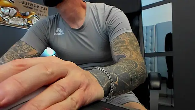 AronGrant online show from October 2025 08:24:02 AM