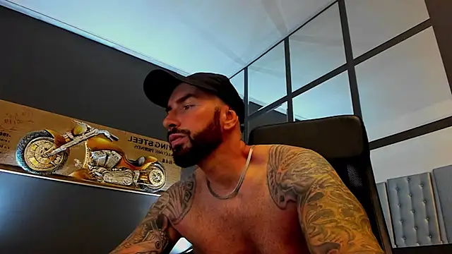 Snapshot of AronGrant chatting on July 2026 08:30:01 AM AronGrant online show from July 2026 08:30:01 AM
