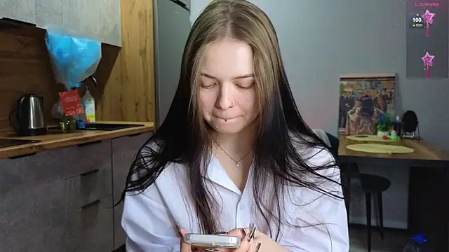 Snapshot of doll_lol_ chatting on February 2025 06:04:01 PM doll lol online show from February 2025 06:04:01 PM