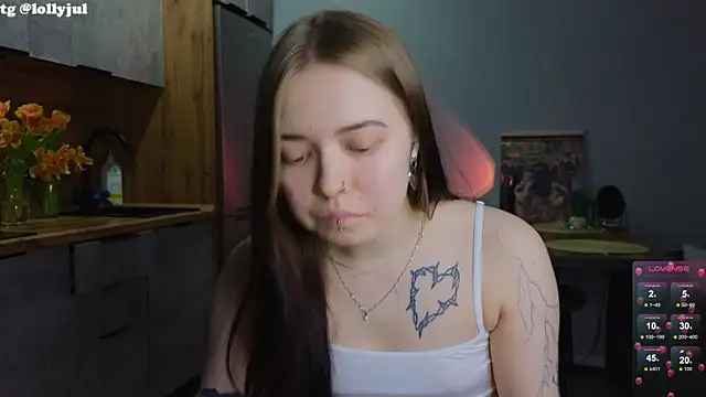 Snapshot of doll_lol_ chatting on March 2025 02:27:02 AM doll lol online show from March 2025 02:27:02 AM