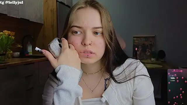 Snapshot of doll_lol_ chatting on March 2025 04:21:02 AM doll lol online show from March 2025 04:21:02 AM