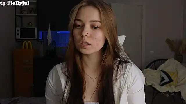 Snapshot of doll_lol_ chatting on October 2025 07:20:01 PM doll lol online show from October 2025 07:20:01 PM