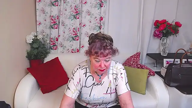 Snapshot of YourHotGranny chatting on February 2025 06:31:01 PM YourHotGranny online show from February 2025 06:31:01 PM